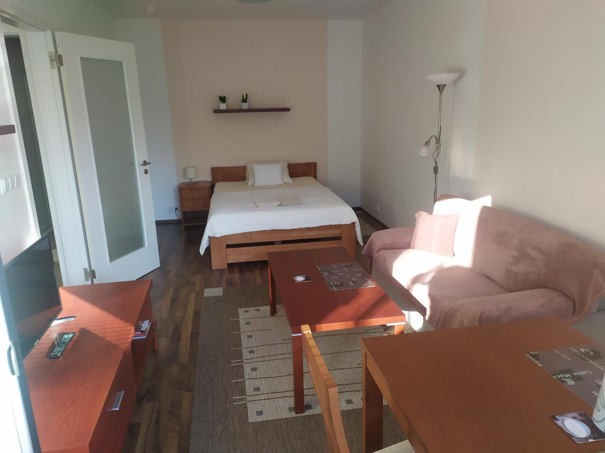 Gonda Apartments Hradec Kralove Exterior foto