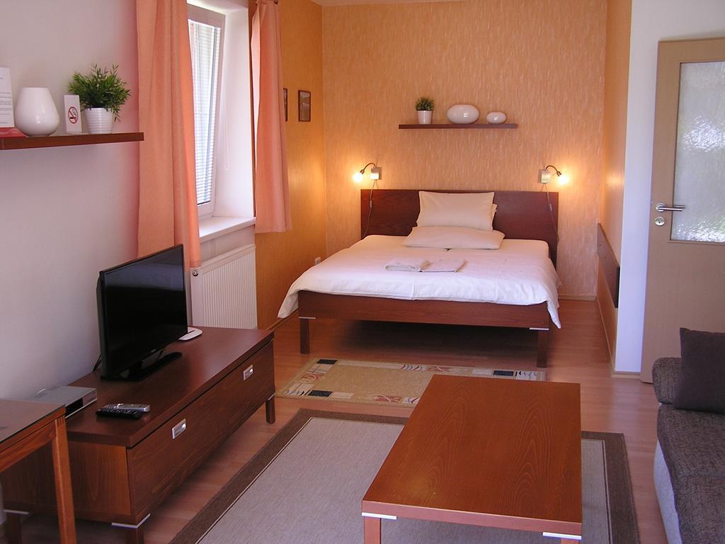 Gonda Apartments Hradec Kralove Exterior foto