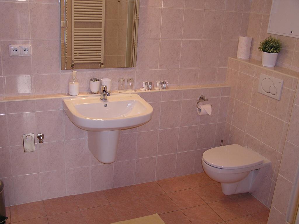 Gonda Apartments Hradec Kralove Exterior foto