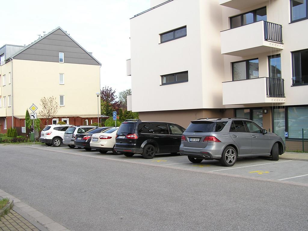 Gonda Apartments Hradec Kralove Exterior foto