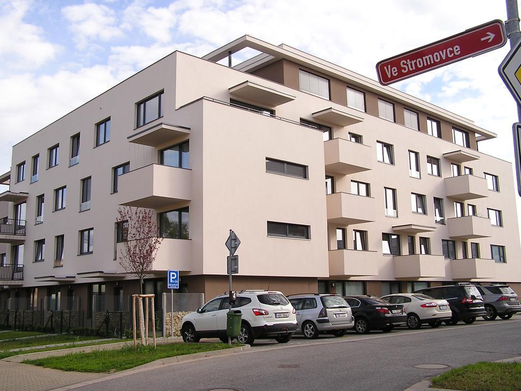 Gonda Apartments Hradec Kralove Exterior foto