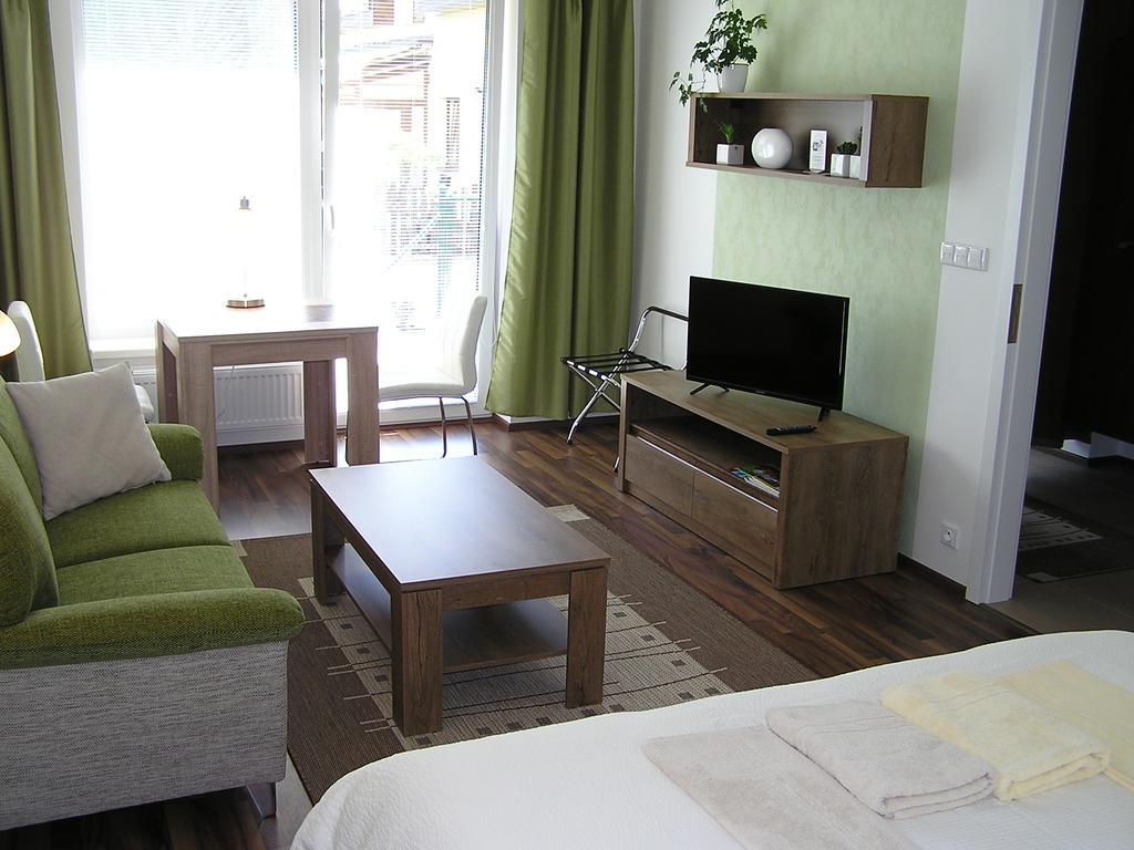 Gonda Apartments Hradec Kralove Exterior foto